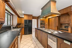 7846 Santa Elena St, Houston, TX 77061 - Photo 13