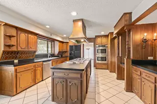 7846 Santa Elena St, Houston, TX 77061 - Photo 15