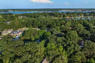 13210 Crest Dr, Willis, TX 77318 - Photo 43