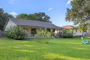 13210 Crest Dr, Willis, TX 77318 - Photo 13