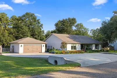 13210 Crest Drive, Willis, TX 77318 - Photo 5