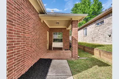 2310 Highland Crossing Drive, Conroe, TX 77304 - Photo 3