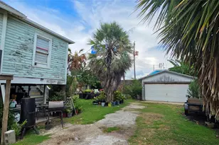 6020 Ave Q 1/2, Galveston, TX 77551 - Photo 3