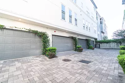 1027 Saint Charles Street, Houston, TX 77003 - Photo 27