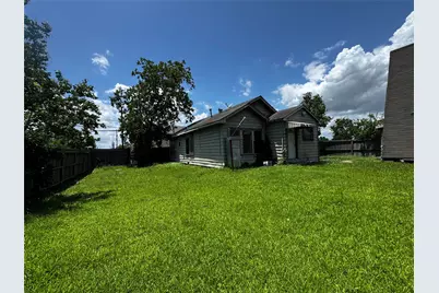 720 Yupon Street, Baytown, TX 77520 - Photo 11