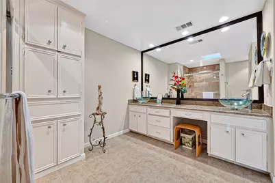 11042 Bellbrook Drive, Houston, TX 77096 - Photo 13
