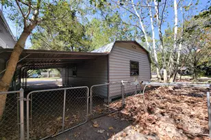 304 N Walnut Ave, Eagle Lake, TX 77434 - Photo 41