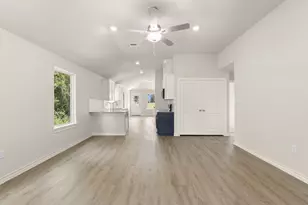 176 Road 5102L, Cleveland, TX 77327 - Photo 5