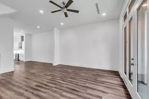 2716 Baldwin St, Houston, TX 77006 - Photo 11