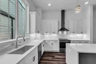 2716 Baldwin St, Houston, TX 77006 - Photo 5