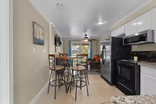 66 Tarpon St, Bayou Vista, TX 77563 - Photo 3