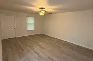 2017 Worms St, Houston, TX 77020 - Photo 5