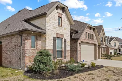 7111 Hillside Avenue, Mont Belvieu, TX 77523 - Photo 3