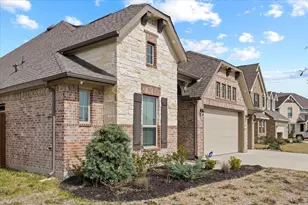 7111 Hillside Ave, Mont Belvieu, TX 77523 - Photo 3