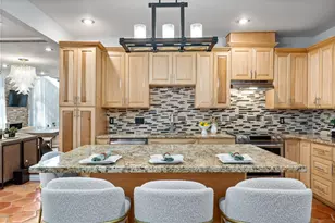 252 Sugar Berry Cir, Houston, TX 77024 - Photo 15
