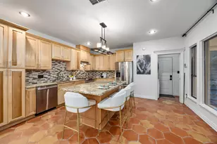 252 Sugar Berry Cir, Houston, TX 77024 - Photo 17
