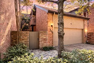 252 Sugar Berry Cir, Houston, TX 77024 - Photo 1