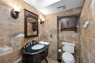 252 Sugar Berry Cir, Houston, TX 77024 - Photo 11