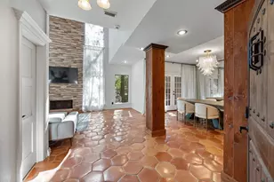 252 Sugar Berry Cir, Houston, TX 77024 - Photo 7