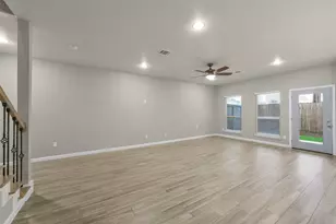 10242 Bridgeland Ln, Houston, TX 77041 - Photo 9