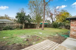 10534 Huntington Wood Dr, Houston, TX 77099 - Photo 21