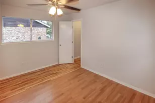 10534 Huntington Wood Dr, Houston, TX 77099 - Photo 19