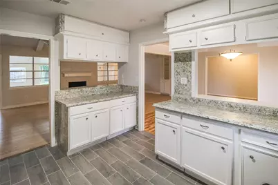 10534 Huntington Wood Drive, Houston, TX 77099 - Photo 9