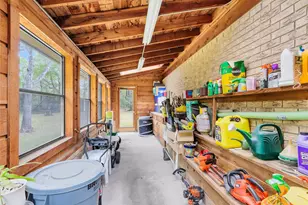 7715 Shadow Ln, Conroe, TX 77304 - Photo 41