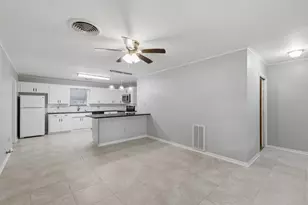 1845 7th St, Hempstead, TX 77445 - Photo 3