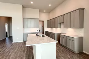 2502 Shallow Lake Dr, Rosharon, TX 77583 - Photo 5