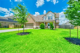 13510 Fallbrook Cir, Mont Belvieu, TX 77535 - Photo 5