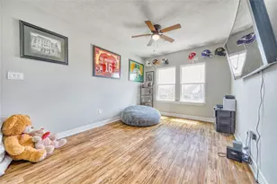 13510 Fallbrook Cir, Mont Belvieu, TX 77535 - Photo 29