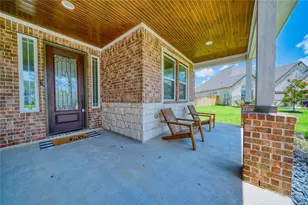 13510 Fallbrook Cir, Mont Belvieu, TX 77535 - Photo 3