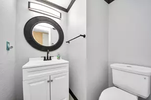 10602 Sagebriar Dr, Houston, TX 77089 - Photo 17