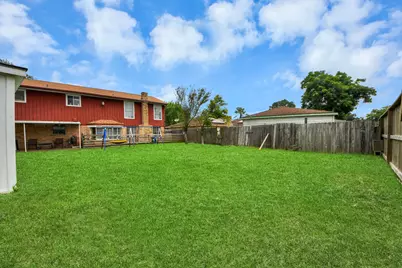 10602 Sagebriar Drive, Houston, TX 77089 - Photo 31
