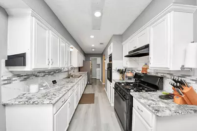 10602 Sagebriar Drive, Houston, TX 77089 - Photo 9