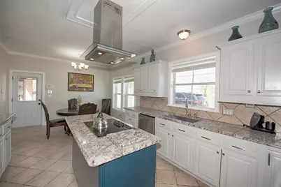 5722 Delany Road, Hitchcock, TX 77563 - Photo 11