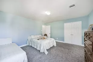 7015 Falling Cherry Pl, Houston, TX 77049 - Photo 31
