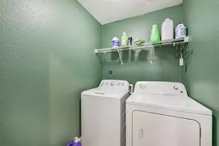 7015 Falling Cherry Pl, Houston, TX 77049 - Photo 35