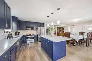 7015 Falling Cherry Pl, Houston, TX 77049 - Photo 13