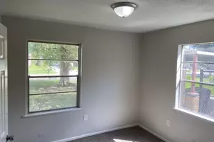 5414 Northridge Dr, Houston, TX 77033 - Photo 9