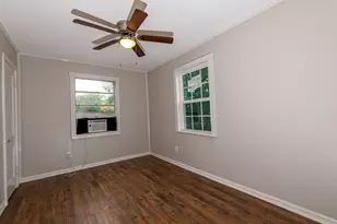 7110 McHenry St, Houston, TX 77087 - Photo 5