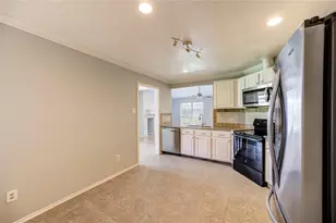 13114 Nantucket Dr, Sugar Land, TX 77478 - Photo 15