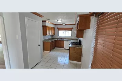6311 Dawnridge Drive, Houston, TX 77035 - Photo 9
