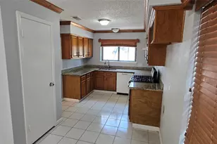 6311 Dawnridge Dr, Houston, TX 77035 - Photo 9