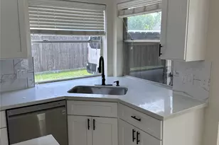 4510 Chestnut Meadow Dr, Sugar Land, TX 77479 - Photo 3