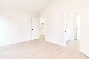 142B College St, Fresno, TX 77545 - Photo 11