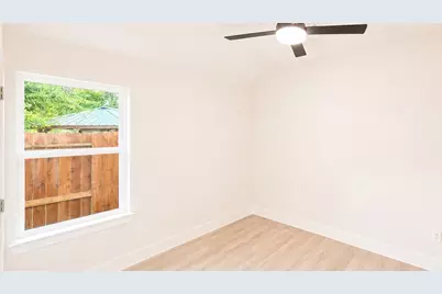 142B College Street, Fresno, TX 77545 - Photo 17