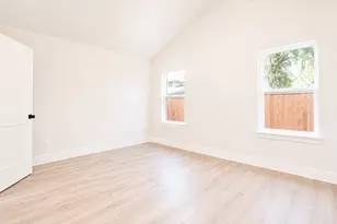 142B College St, Fresno, TX 77545 - Photo 9