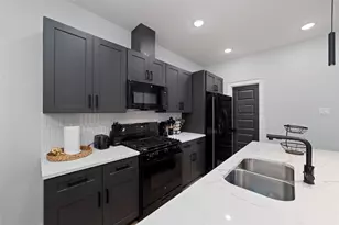1615 Dolly Wright St, Houston, TX 77088 - Photo 13
